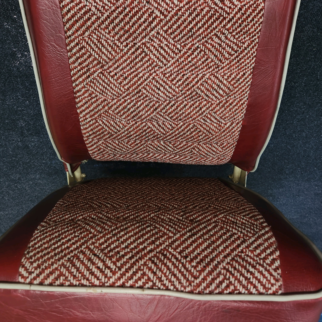 Used aircraft parts for sale, 65879-00 Piper PA28-140 Front Seat Assy LH / RH