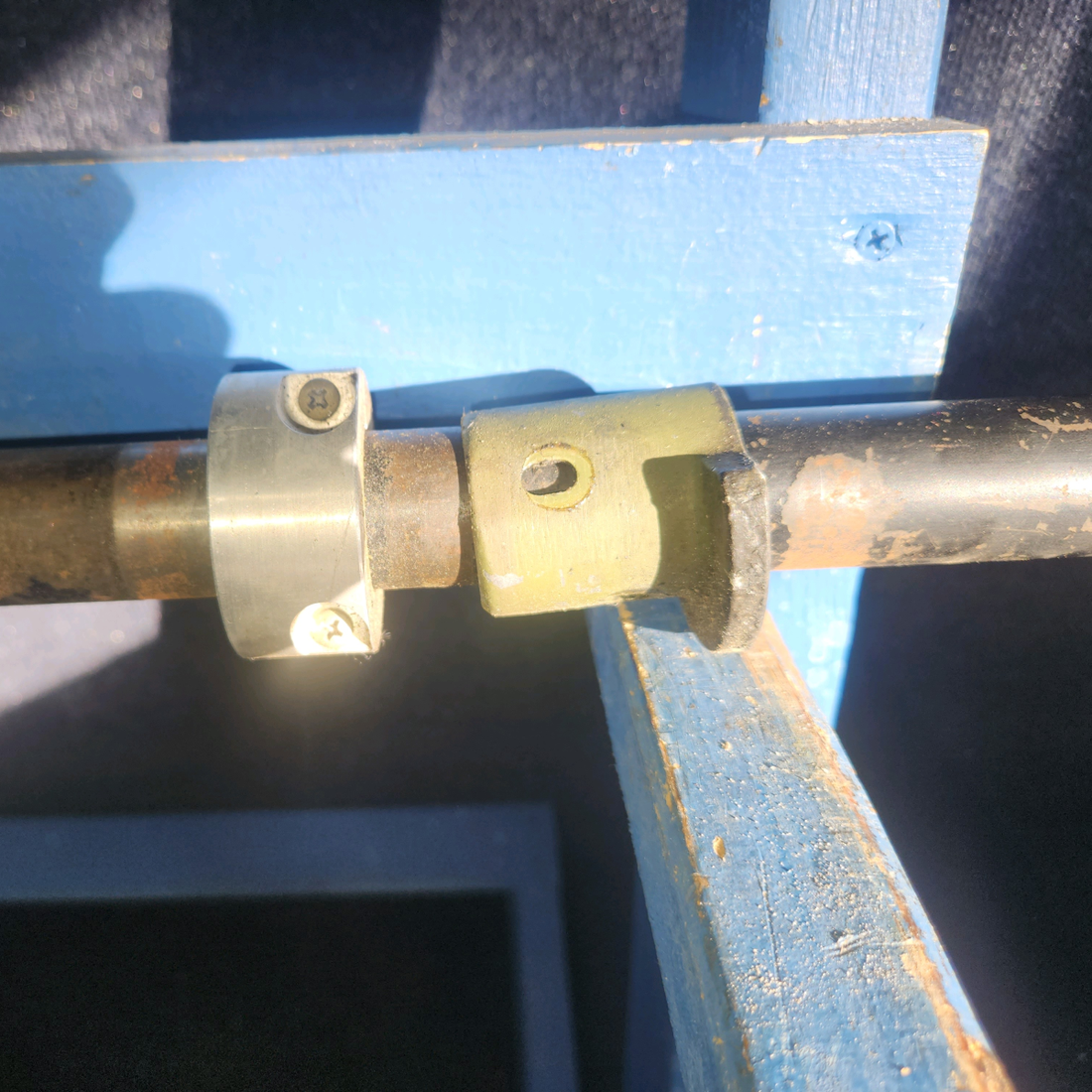 Used aircraft parts for sale, 68451-000 Piper PA32RT-300 Flap Torque tube Assembly