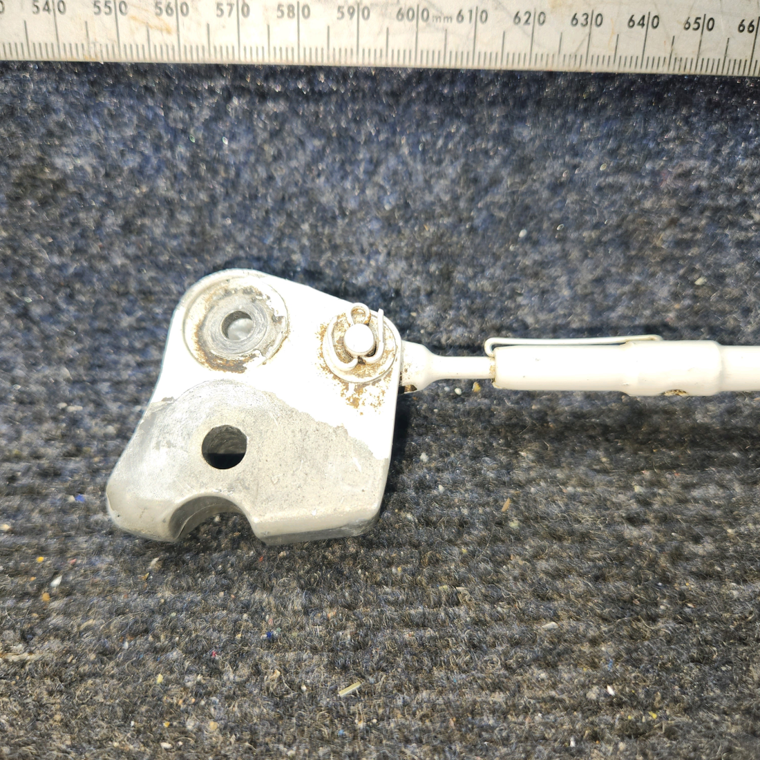 Used aircraft parts for sale, 67031-003, 67028-000 Piper PA32RT-300 Gear Retraction Fitting with Hook - RH