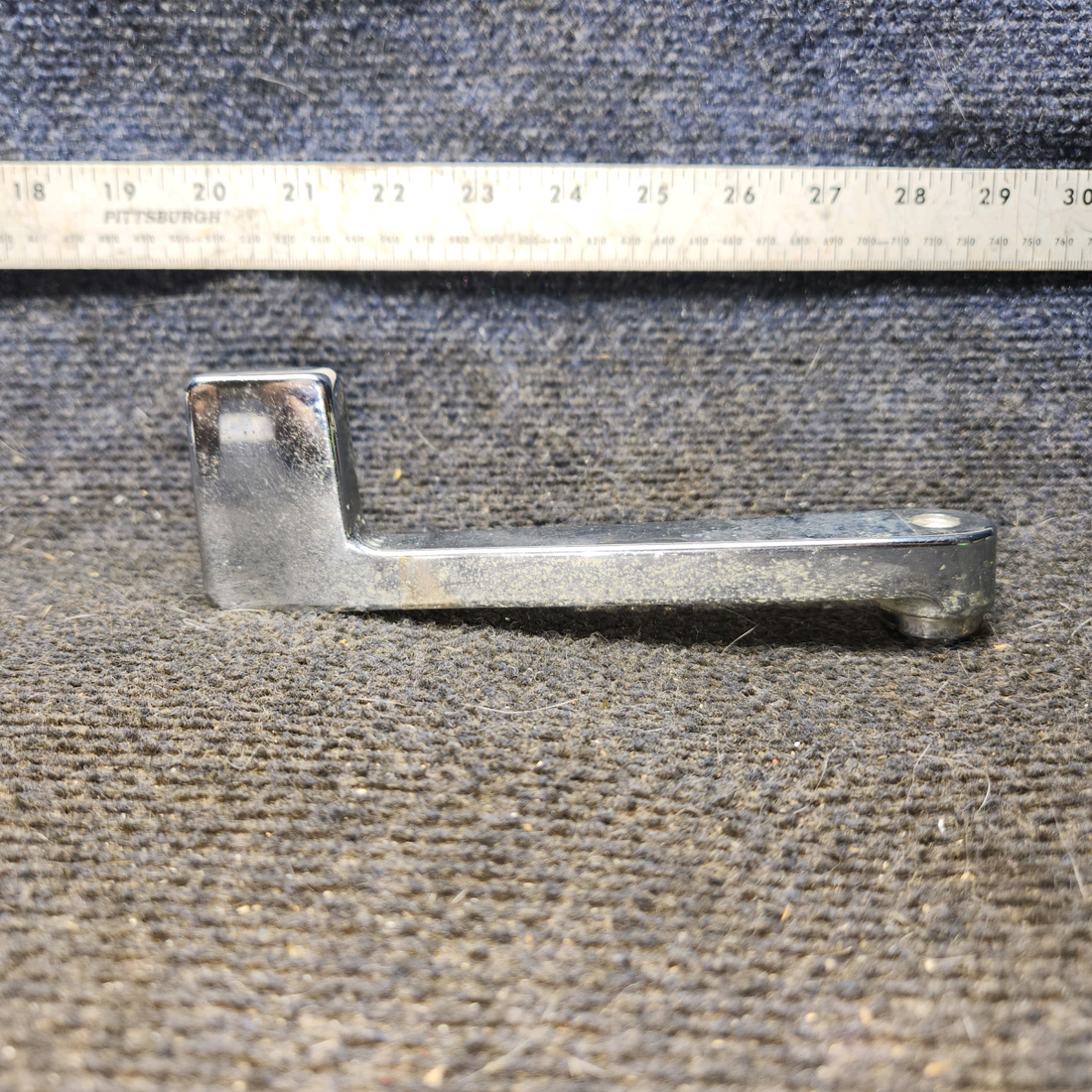 Used aircraft parts for sale, 1217053-4 cessna 172N Cabin Door Handle