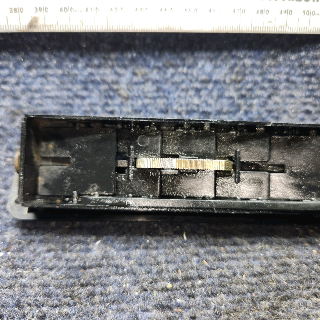 Used aircraft parts for sale, 473-187 Piper PA28-161 Forward Louver Assembly – Set of 3