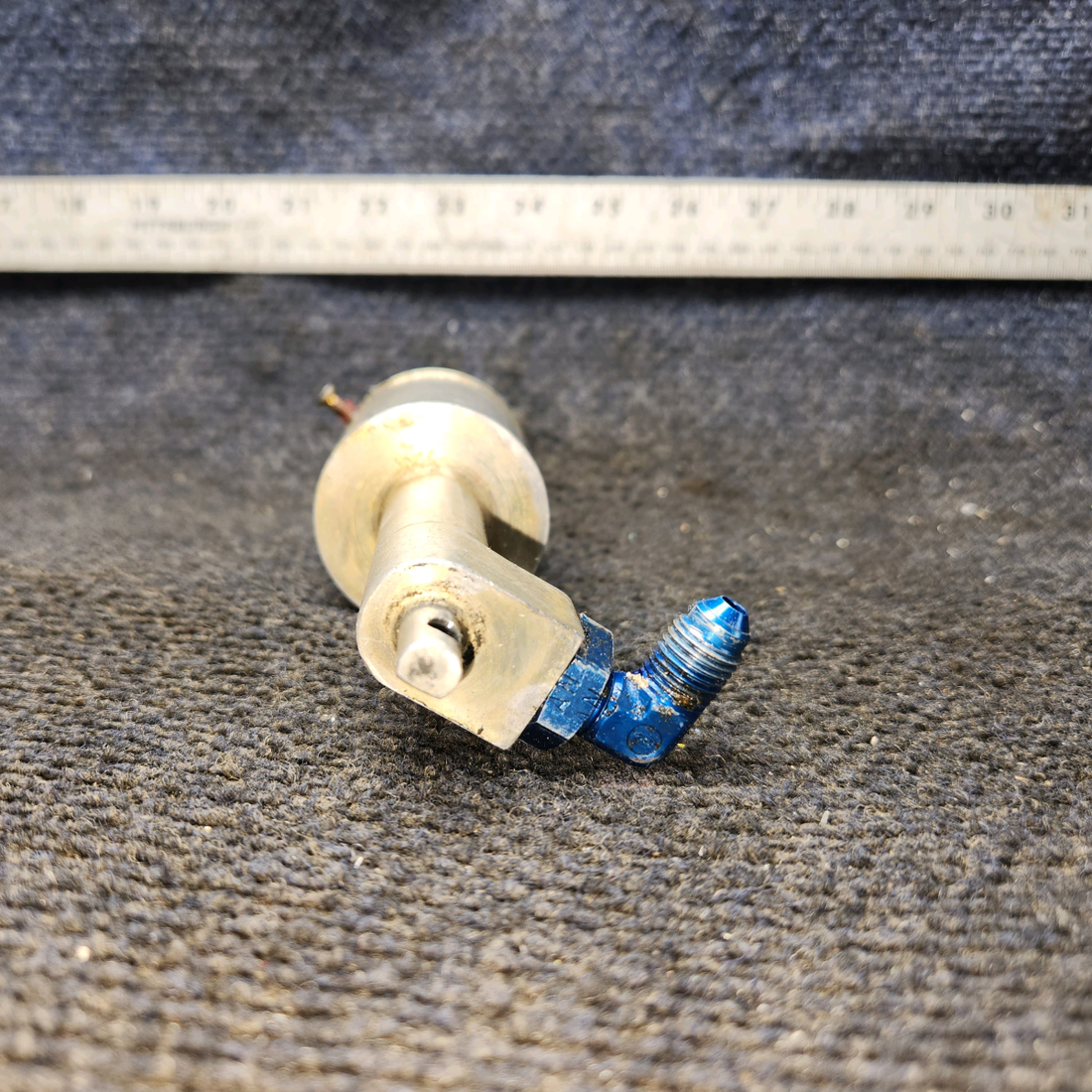 Used aircraft parts for sale, 0541138-20 cessna 150G Brake Cylinder Assembly
