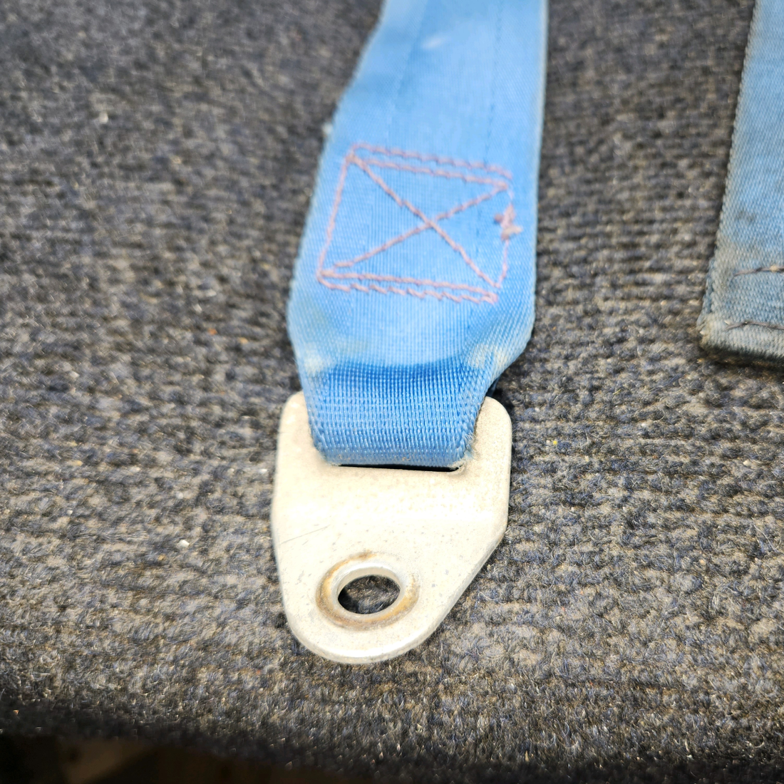 Used aircraft parts for sale, S-2275-JJ-3 / S-1746-JJ-42 CESSNA 172K Seatbelt Assembly LH or RH w Shoulder Strap and Fastener "SEE PHOTOS" BLUE