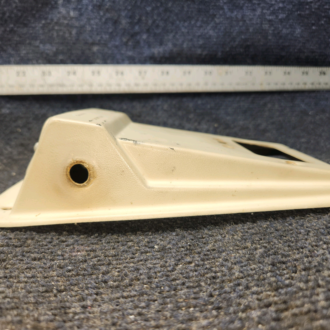 Used aircraft parts for sale, 0511482-9 Cessna 172E Dome/Panel Light Cover Assembly