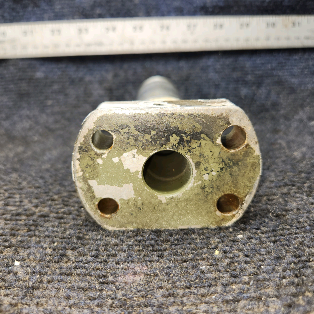 Used aircraft parts for sale, 0541124 Cessna 172E Main Landing Gear Aluminum Axle