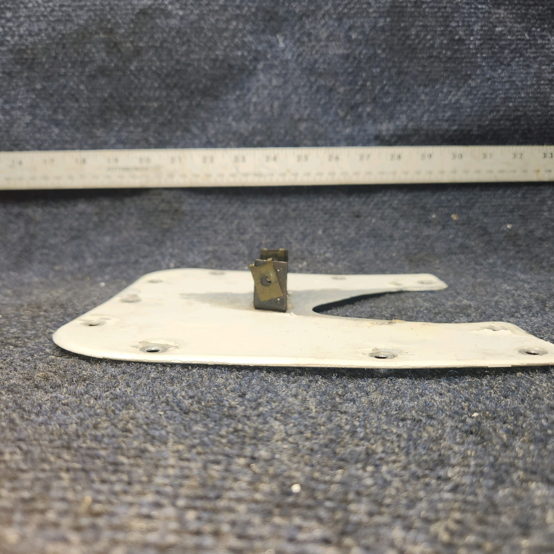 Used aircraft parts for sale, 65688-000 Piper PA28-140 Main Landing Gear Plate Assy LH