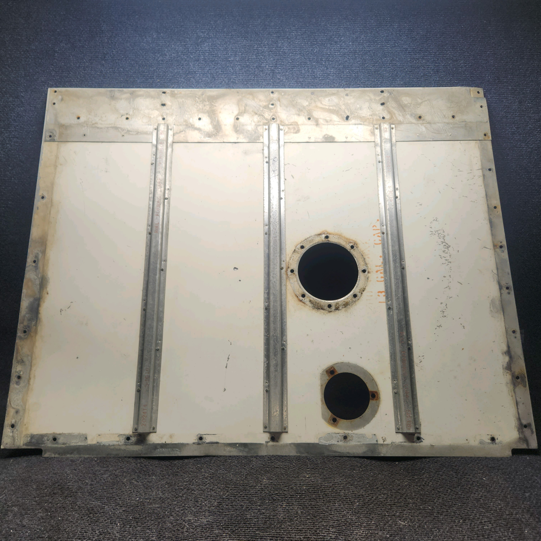 Used aircraft parts for sale, 0426511-7 cessna 150G Fuel Tank Cover Assembly - RH