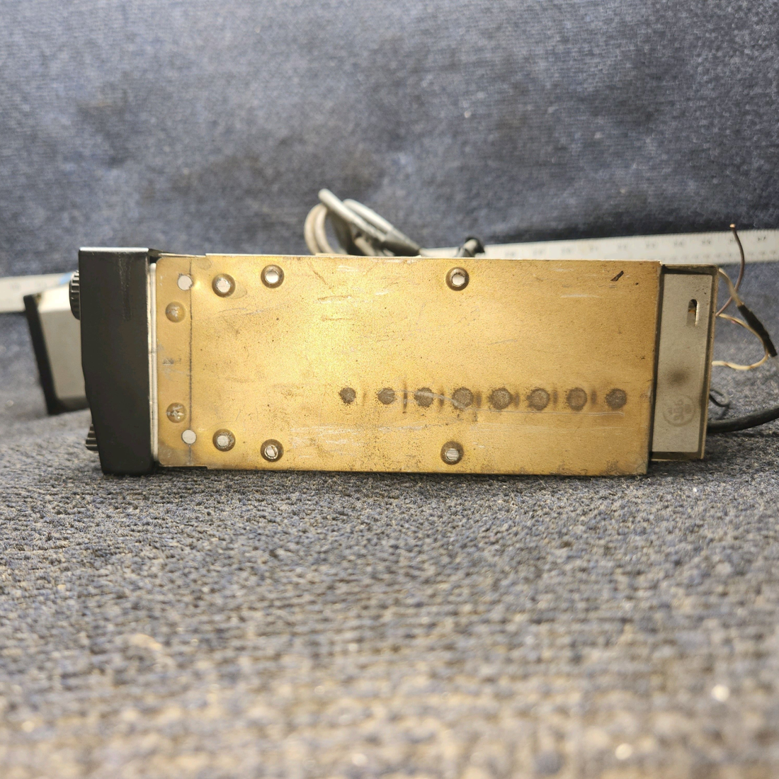 Used aircraft parts for sale, 1U022-08, 1U027-01 Bendix Piper PA-28-140 ADF Radio 201C w/ Tray, Indicator & Antenna (14/28V)