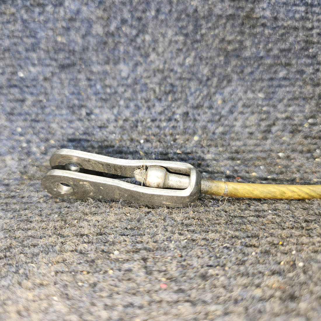 Used aircraft parts for sale, 96908-000 PIPER PA28-140 Seatbelt Cable Assembly Set – LH and RH