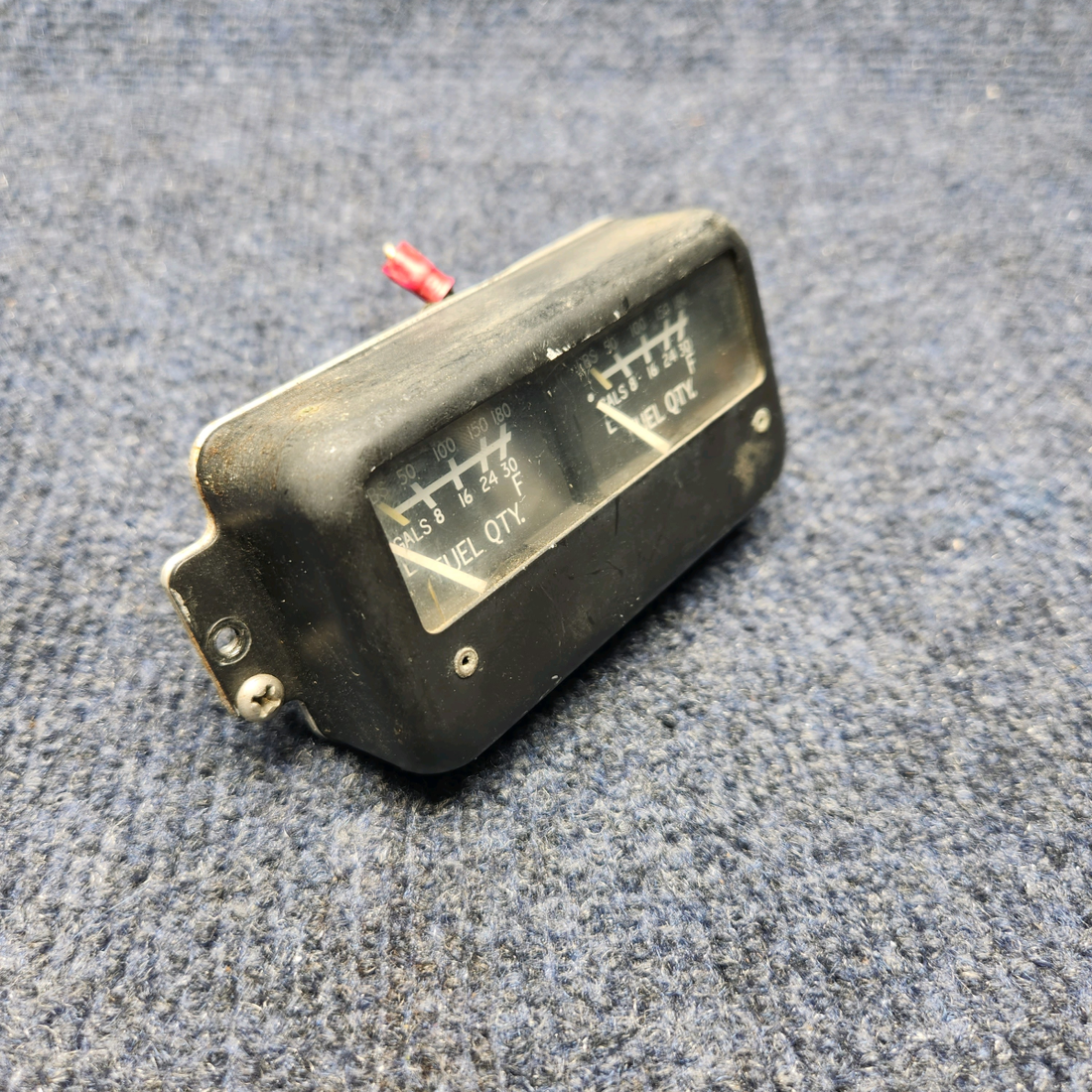 Used aircraft parts for sale, C669562-0101 Rochester CESSNA C172RG INSTRUMENT CLUSTER FUEL QTY