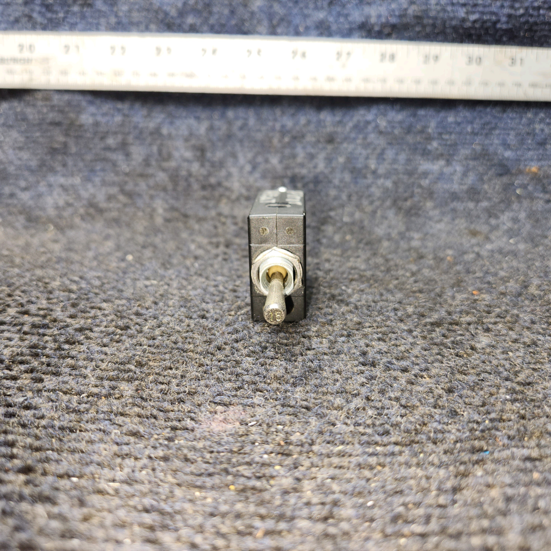 Used aircraft parts for sale, W31X2M1G15 Tyco Electronics W31 Series PIPER PA-24-250 Circuit  Breaker - 15 Amps