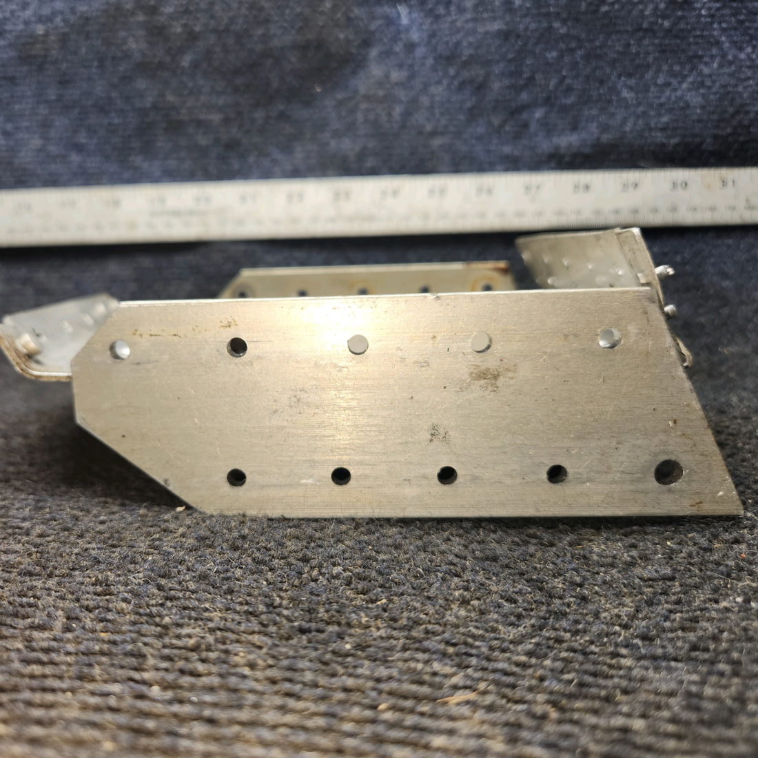 Used aircraft parts for sale, 0411899-1 cessna 150G Main Landing Gear Stiffener Support – RH