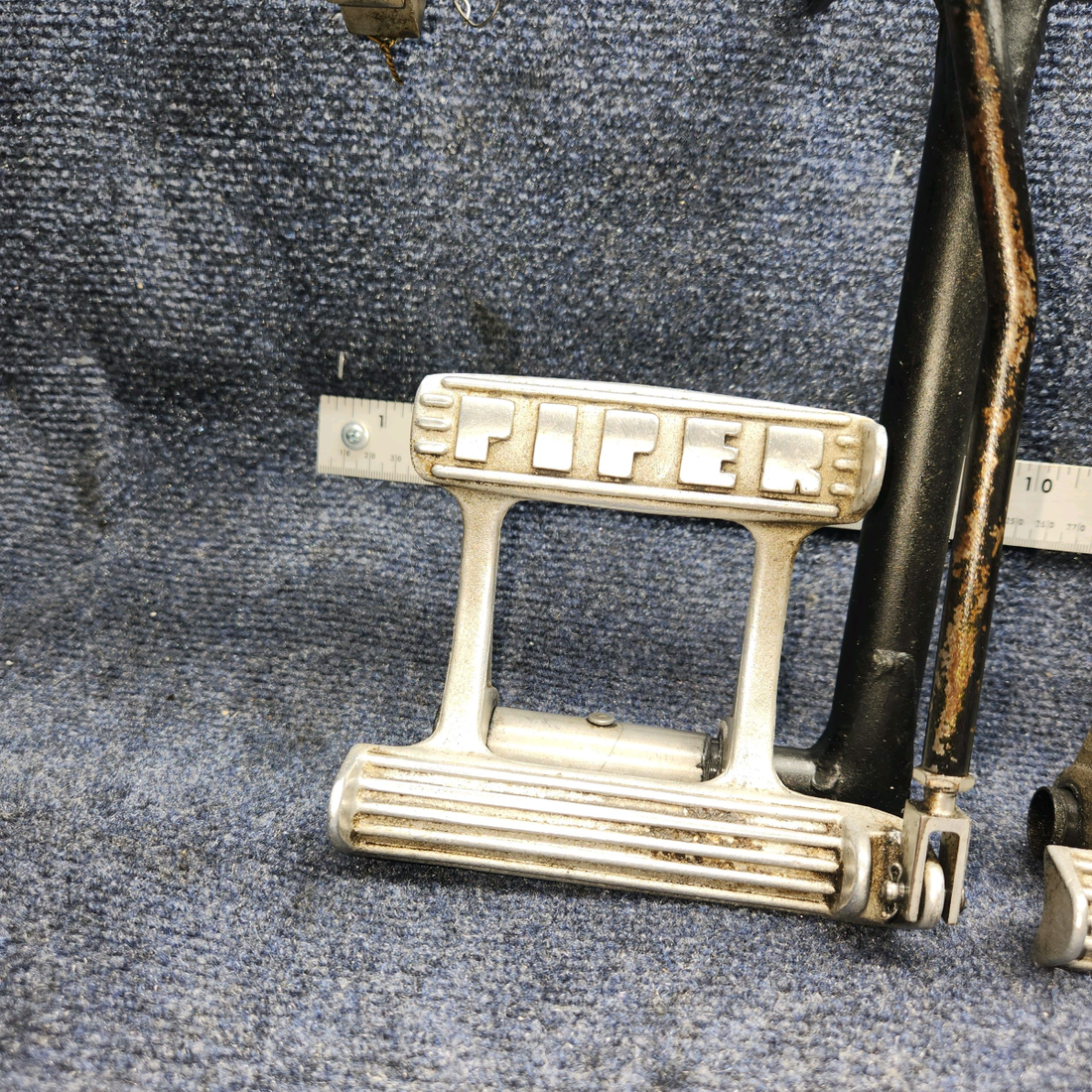 Used aircraft parts for sale, 22370-000 / 22048-000 PIPER PA-24-250 Rudder Pedal Bar w Pilot Pedals & Links