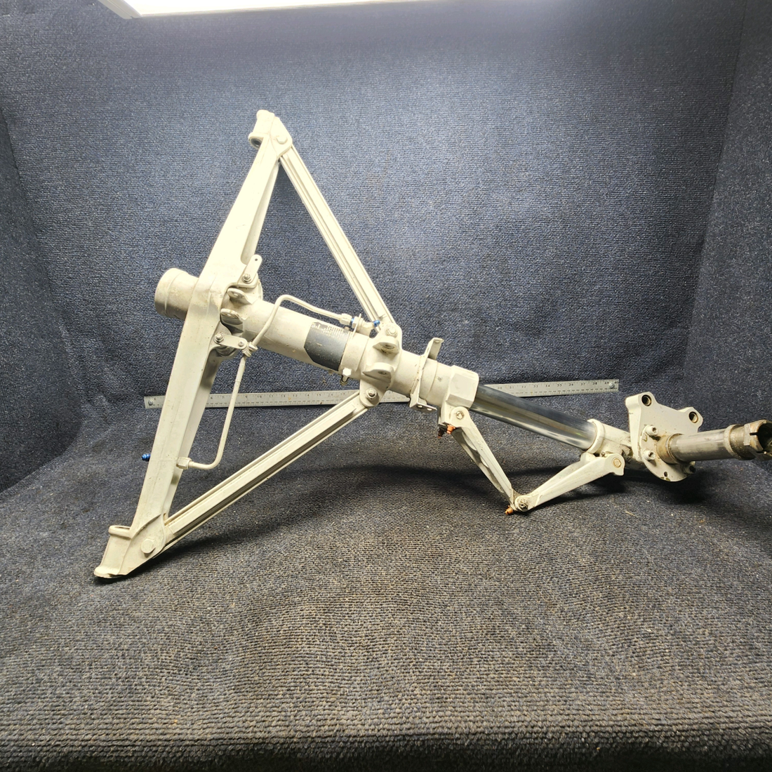 Used aircraft parts for sale, 95-810002-618 BEECHCRAFT 95-55B Gear Assy Main - RH