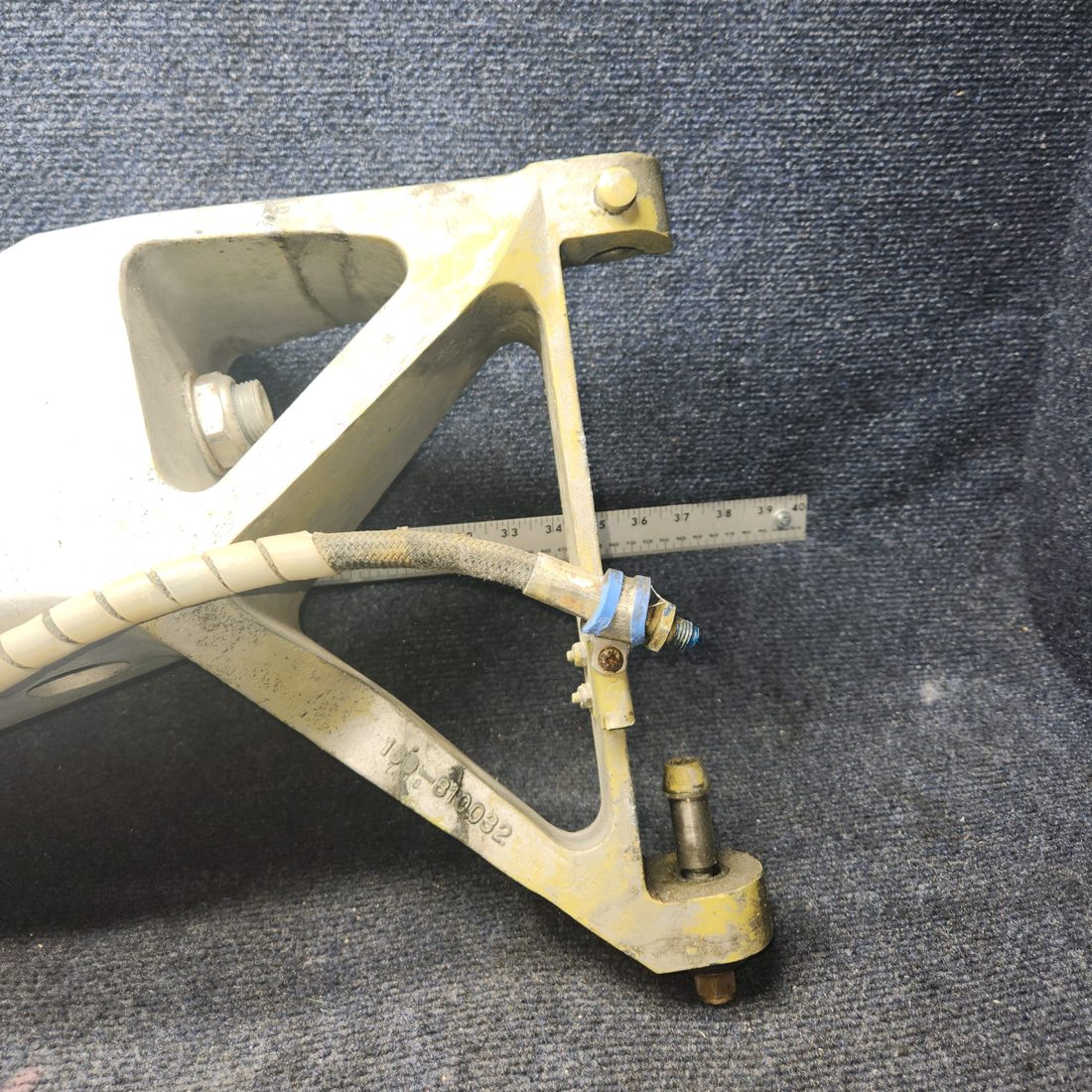 Used aircraft parts for sale, 169-810001-602 Beechcraft A24R Main Landing Gear Assembly RH