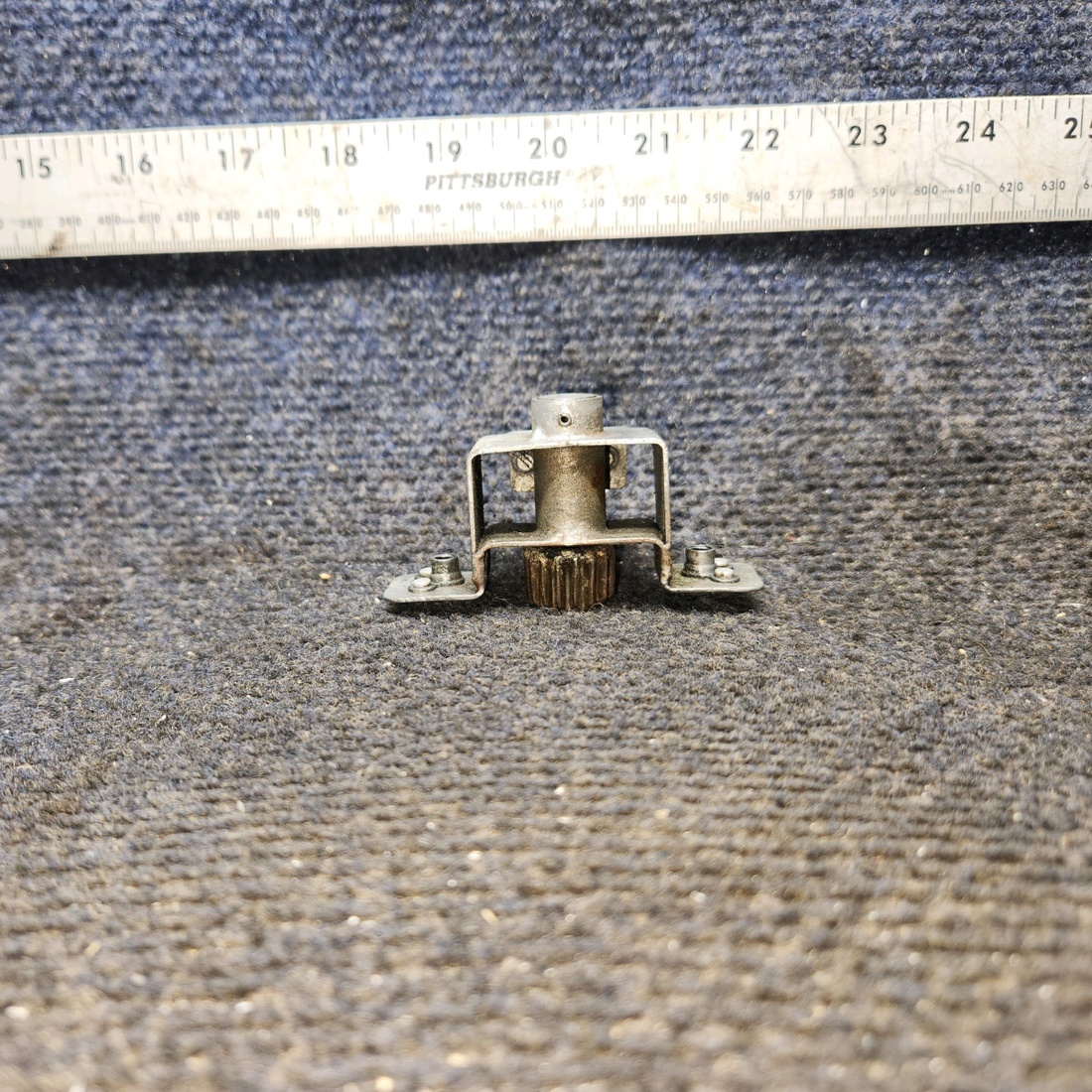 Used aircraft parts for sale, 0412066-1 cessna 150G Cabin Door Rotary Clutch Assy