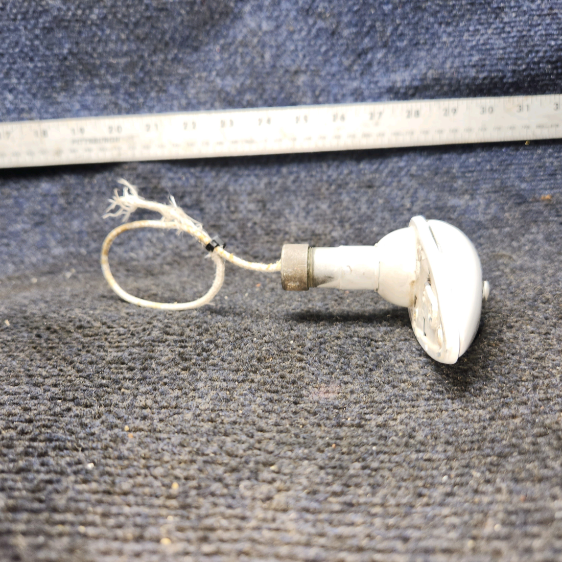 Used aircraft parts for sale, 0423006-13 Cessna 172 Wing Tip Position light Clear lends LED bold set RH & LH