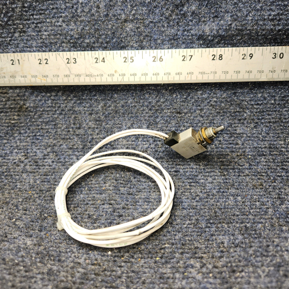 Used aircraft parts for sale, S1377-2 Cessna 172RG Nose Gear Squat Switch