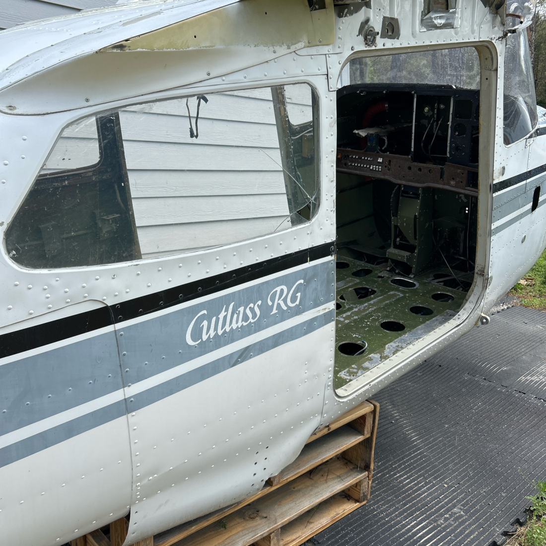 Used aircraft parts for sale, N9795B Cessna 172RG FUSSELAGE -DATA PLATE-LOOK BOOKS S/N 172RG1042