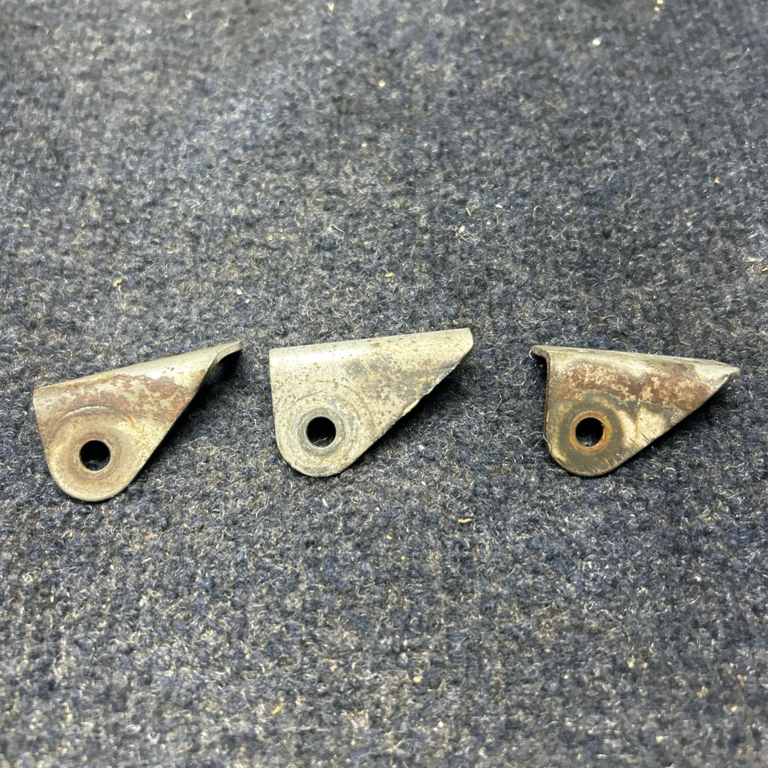 Used aircraft parts for sale, 0510205-10 PIPER- CESSNA-BEECH- MOONEY VARIOS FITTING SEAT BELT OUTB RH INDB LH "PRICE PER EACH"