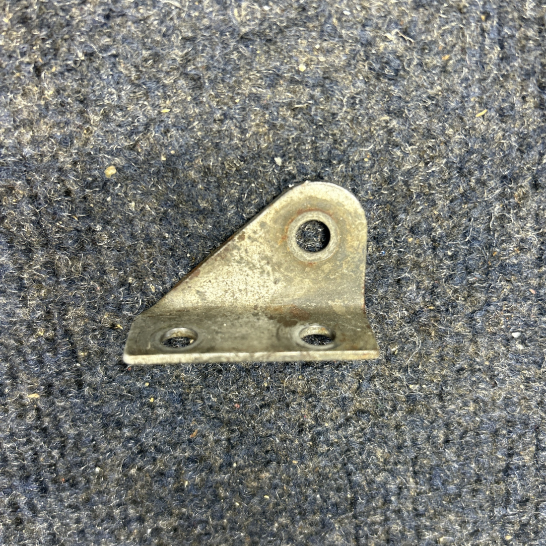 Used aircraft parts for sale, 0510205-9 PIPER- CESSNA-BEECH- MOONEY VARIOS FITTING SEAT BELT OUTB LH INDB RH "PRICE PER EACH"