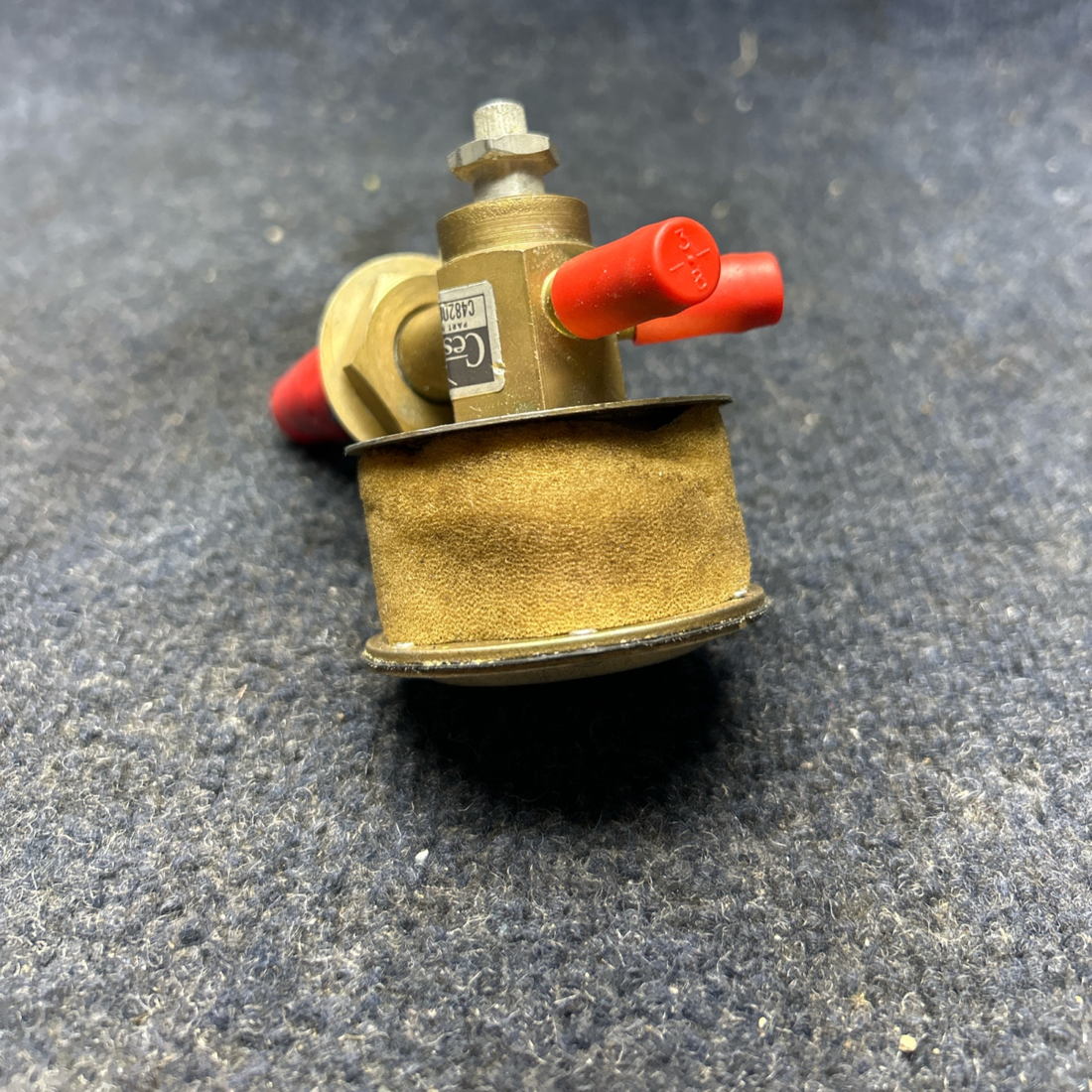 Used aircraft parts for sale, C482001-0401 PIPER- CESSNA-BEECH- MOONEY VARIOS VACUUM REGULATOR VALVE