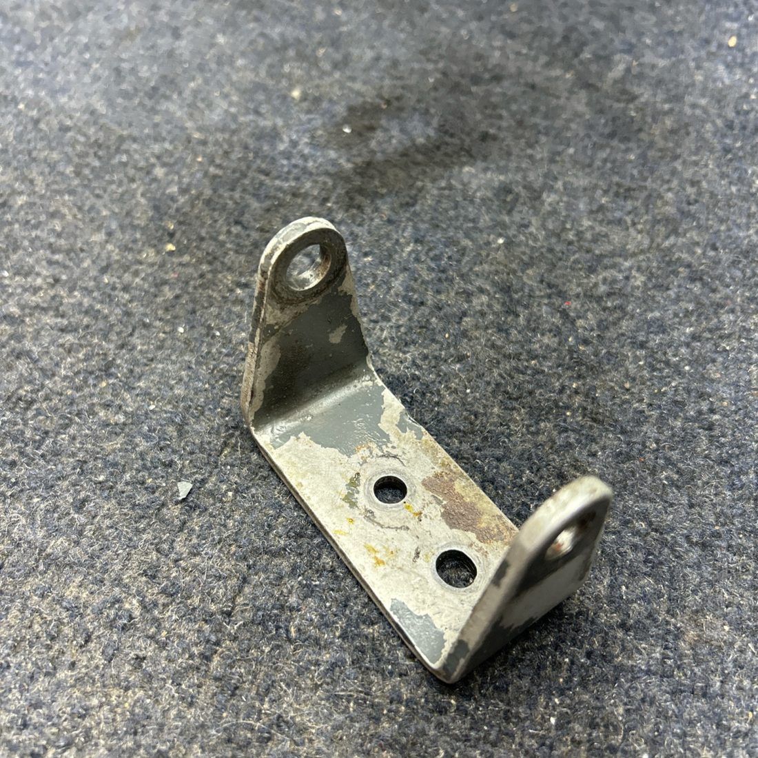 Used aircraft parts for sale, LW-13039 PIPER- CESSNA-BEECH- MOONEY VARIOS BRAKET ALTERNATOR SUPPORT
