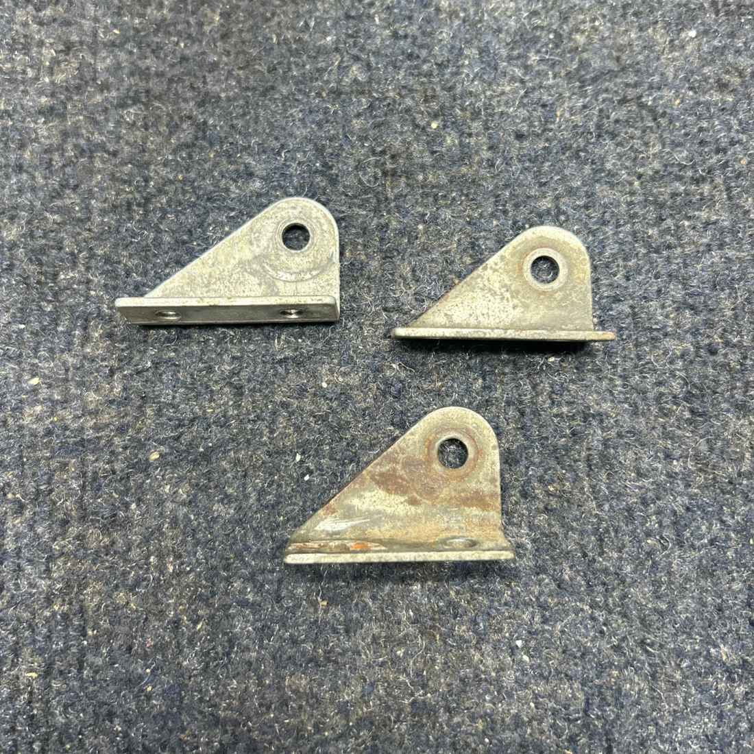 Used aircraft parts for sale, 0510205-9 PIPER- CESSNA-BEECH- MOONEY VARIOS FITTING SEAT BELT OUTB LH INDB RH "PRICE PER EACH"