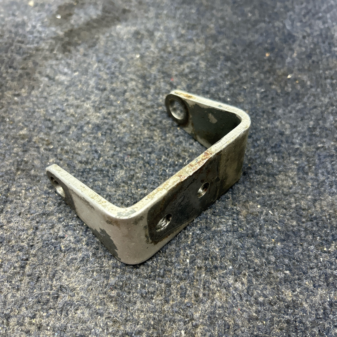 Used aircraft parts for sale, LW-13039 PIPER- CESSNA-BEECH- MOONEY VARIOS BRAKET ALTERNATOR SUPPORT