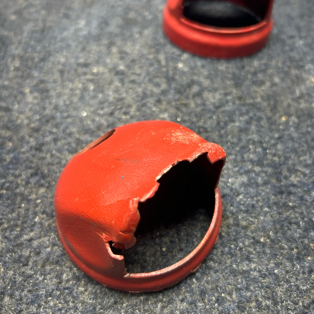 Used aircraft parts for sale, 687386-002 PIPER- CESSNA-BEECH- MOONEY VARIOS AIR VENT CUP "PRICE FOR EACH"