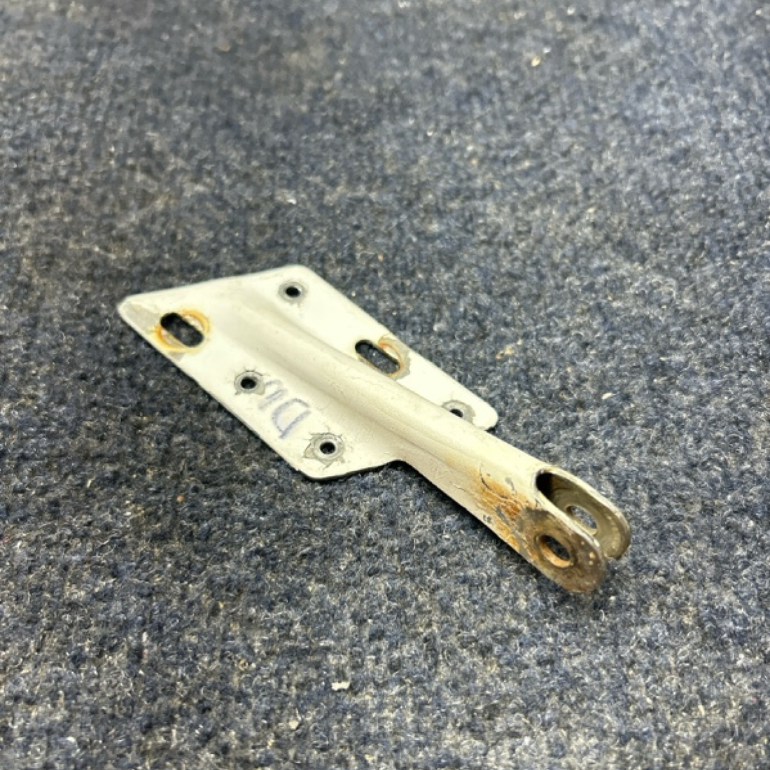 Used aircraft parts for sale, 66914-003 PIPER- CESSNA-BEECH- MOONEY VARIOS HINGE CABIN DOOR BOTTOM