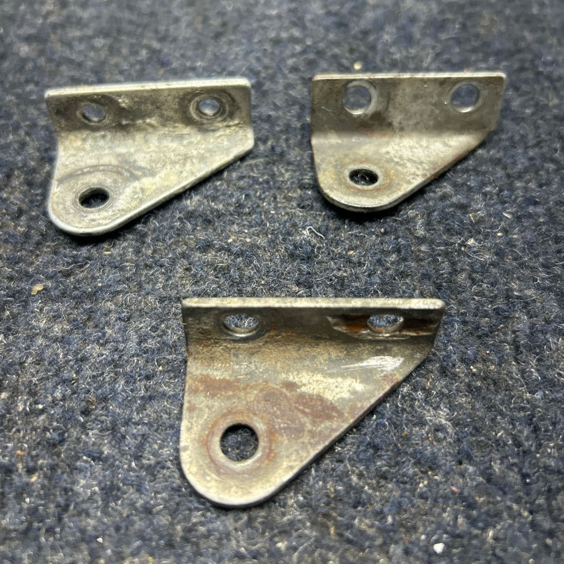 Used aircraft parts for sale, 0510205-9 PIPER- CESSNA-BEECH- MOONEY VARIOS FITTING SEAT BELT OUTB LH INDB RH "PRICE PER EACH"