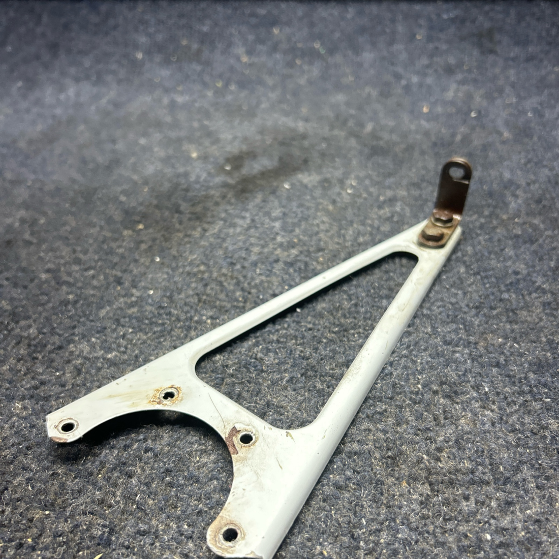 Used aircraft parts for sale, 2451003-1 PIPER- CESSNA-BEECH- MOONEY VARIOS PROP GOVERNOR CONTROL BRAKET