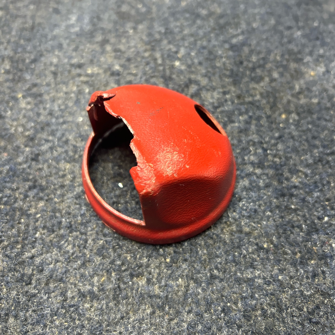 Used aircraft parts for sale, 687386-002 PIPER- CESSNA-BEECH- MOONEY VARIOS AIR VENT CUP "PRICE FOR EACH"