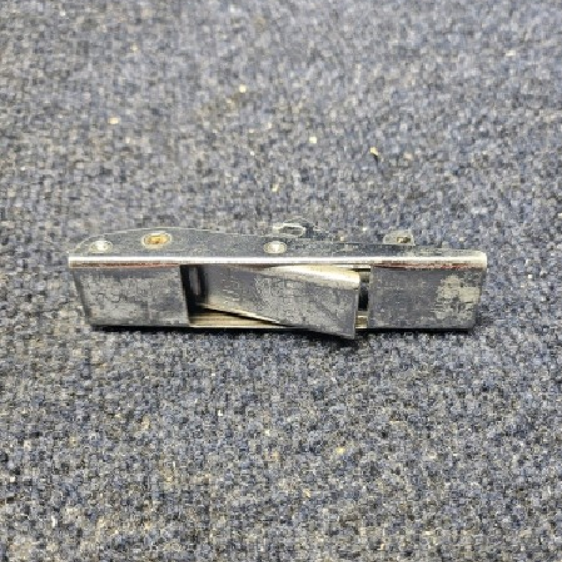 Used aircraft parts for sale, 60-384013 PIPER- CESSNA-BEECH- MOONEY VARIOS NOSE BAGGAGE DOOR LATCH