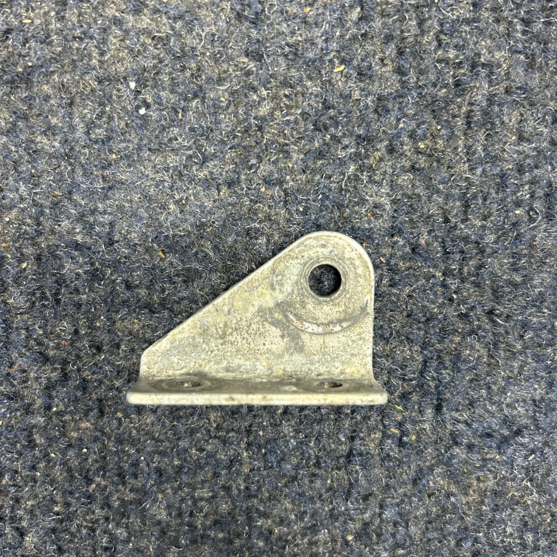 Used aircraft parts for sale, 0510205-9 PIPER- CESSNA-BEECH- MOONEY VARIOS FITTING SEAT BELT OUTB LH INDB RH "PRICE PER EACH"