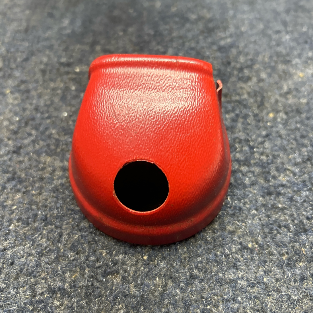 Used aircraft parts for sale, 687386-002 PIPER- CESSNA-BEECH- MOONEY VARIOS AIR VENT CUP "PRICE FOR EACH"