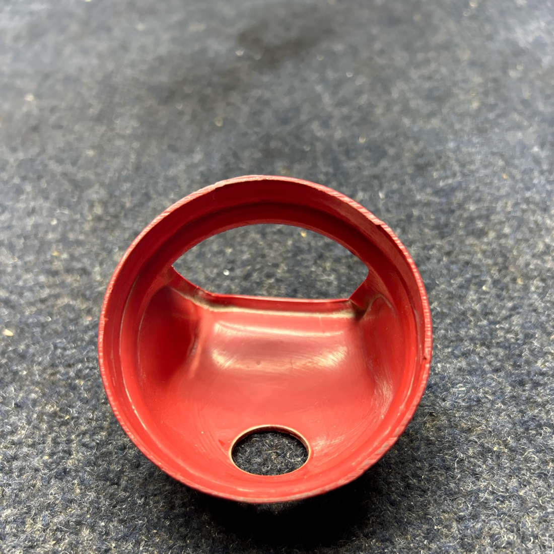 Used aircraft parts for sale, 687386-002 PIPER- CESSNA-BEECH- MOONEY VARIOS AIR VENT CUP