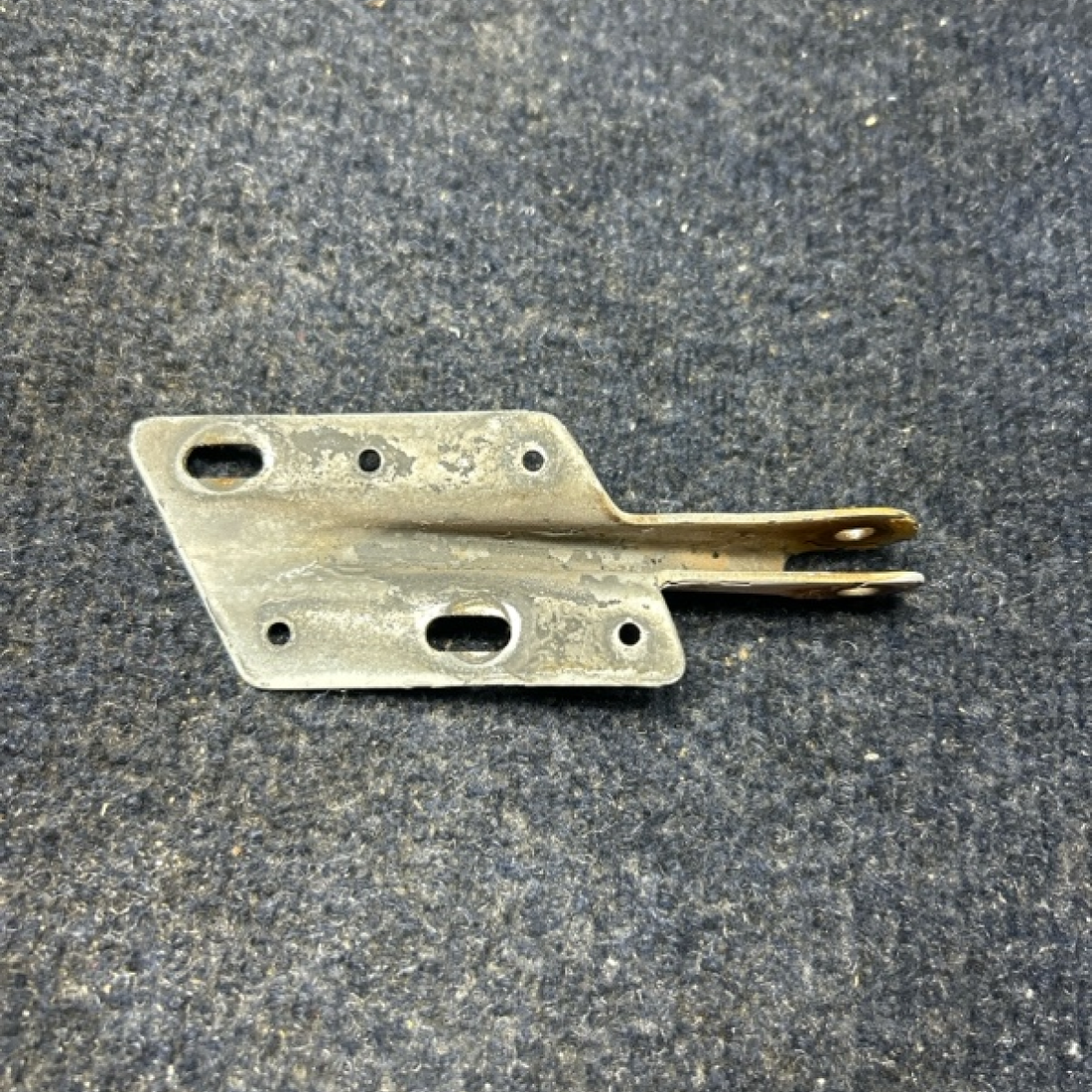 Used aircraft parts for sale, 66914-003 PIPER- CESSNA-BEECH- MOONEY VARIOS HINGE CABIN DOOR BOTTOM