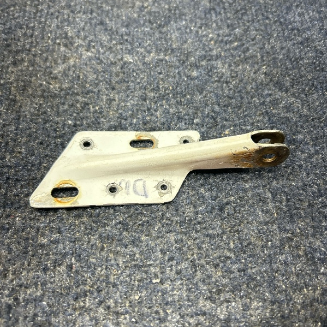 Used aircraft parts for sale, 66914-003 PIPER- CESSNA-BEECH- MOONEY VARIOS HINGE CABIN DOOR BOTTOM