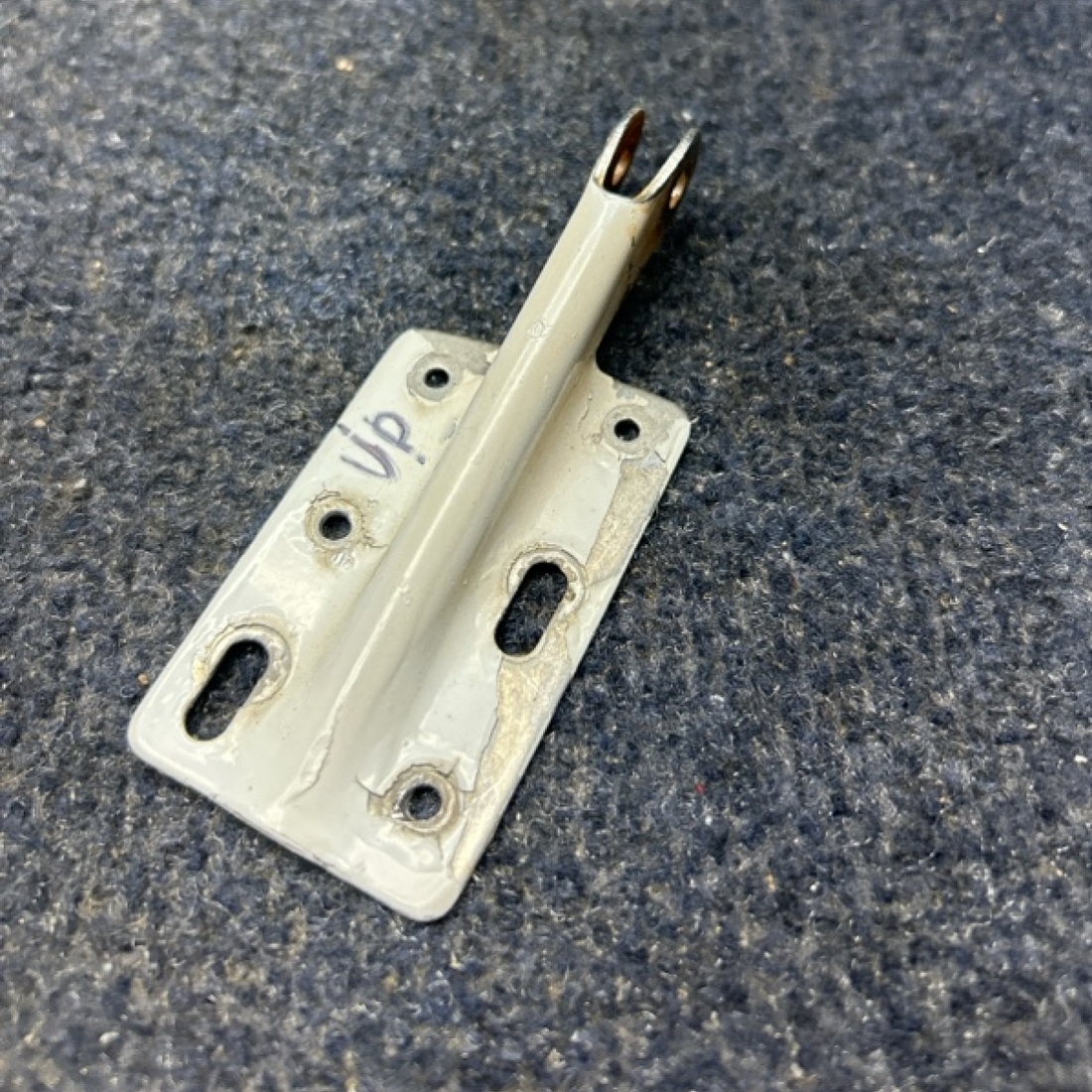 Used aircraft parts for sale, 66913-004 PIPER- CESSNA-BEECH- MOONEY VARIOS HINGE CABIN DOOR TOP