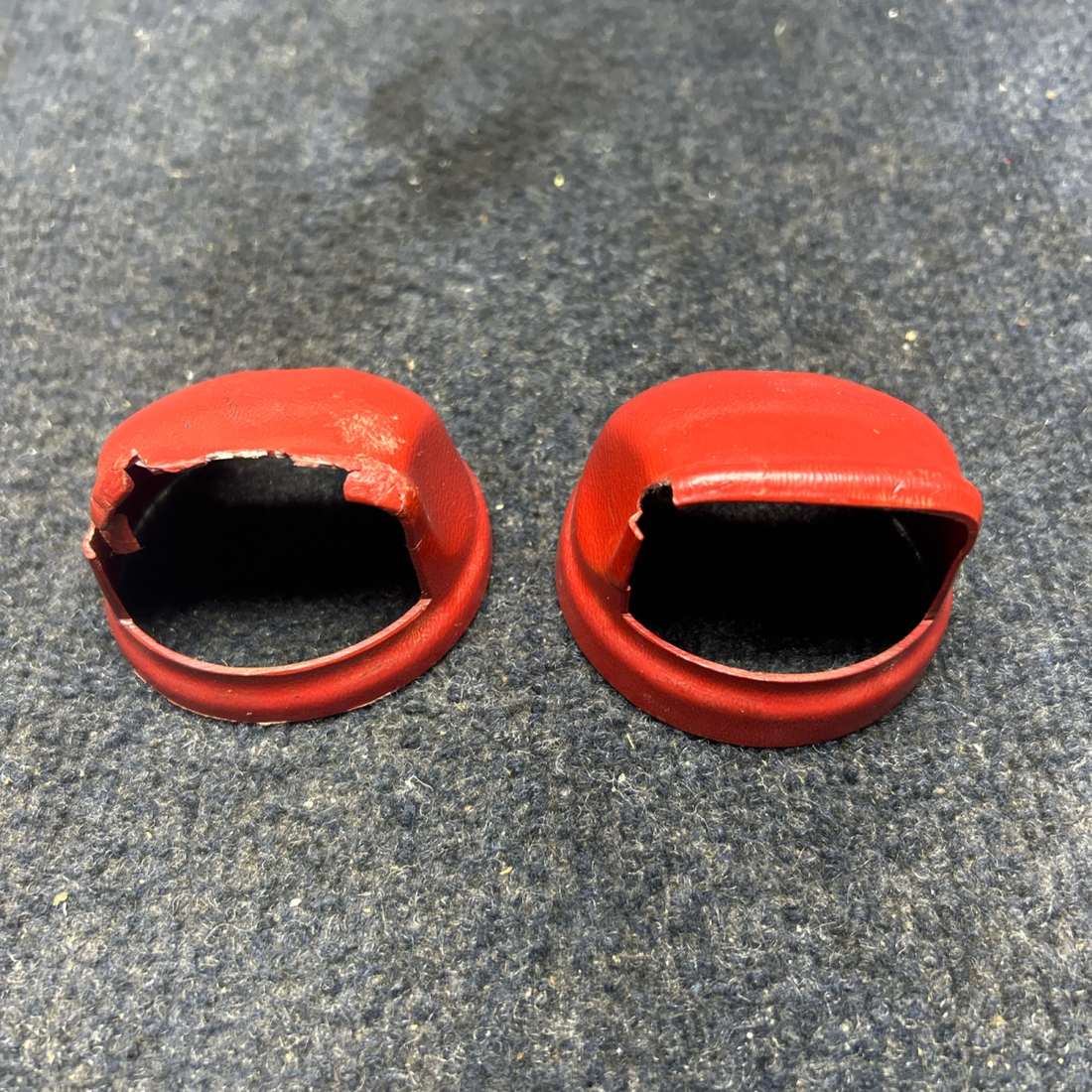 Used aircraft parts for sale, 687386-002 PIPER- CESSNA-BEECH- MOONEY VARIOS AIR VENT CUP "PRICE FOR EACH"