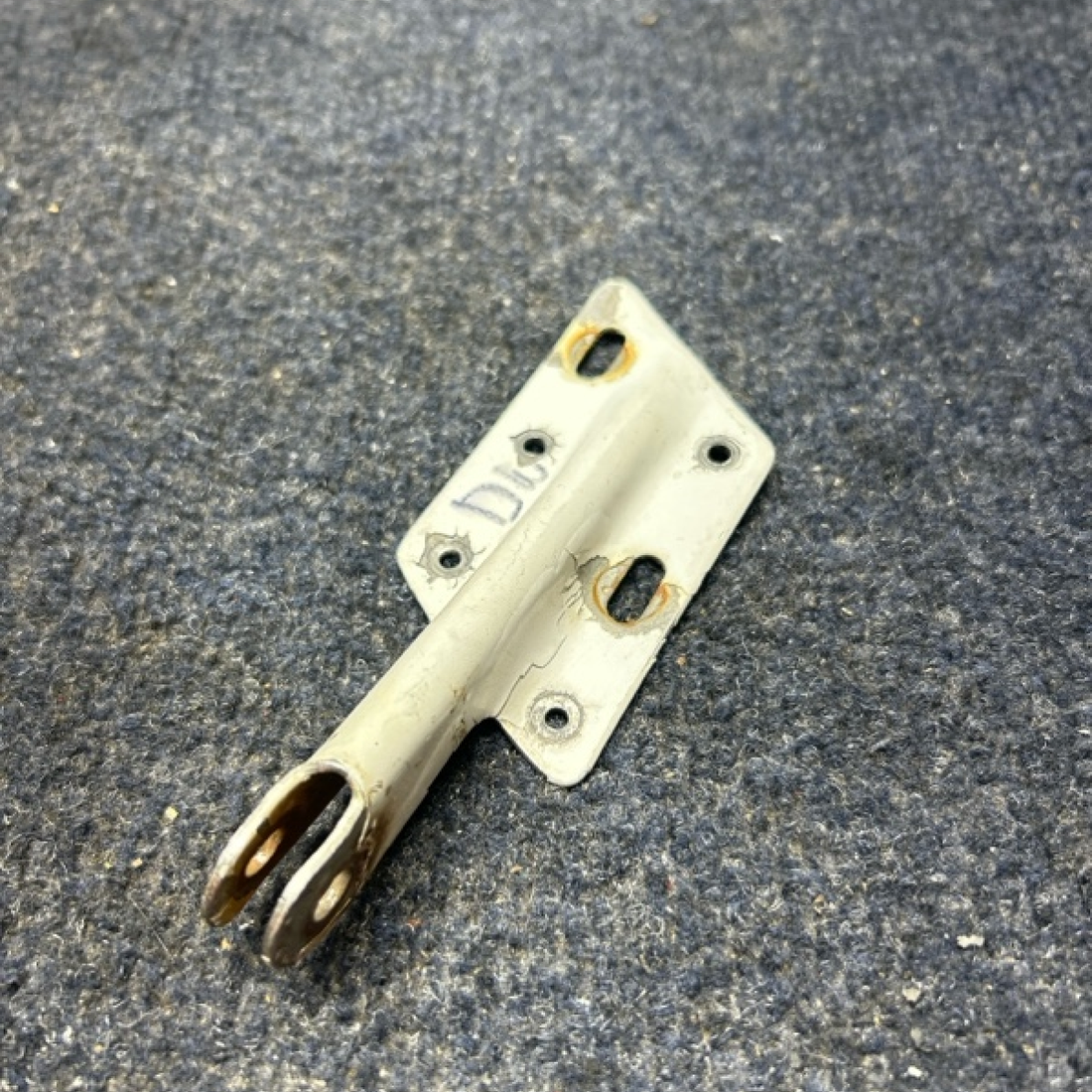 Used aircraft parts for sale, 66914-003 PIPER- CESSNA-BEECH- MOONEY VARIOS HINGE CABIN DOOR BOTTOM