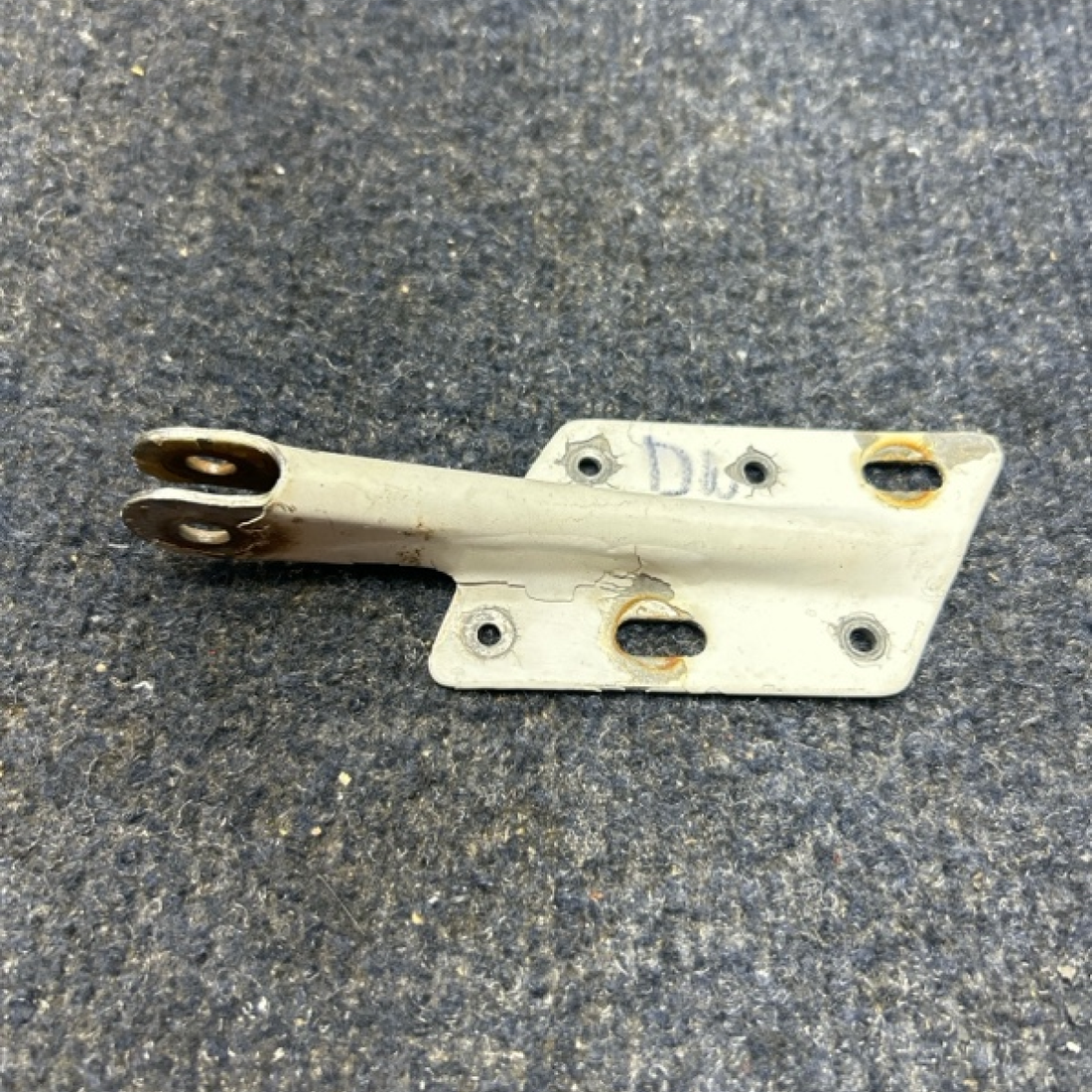 Used aircraft parts for sale, 66914-003 PIPER- CESSNA-BEECH- MOONEY VARIOS HINGE CABIN DOOR BOTTOM