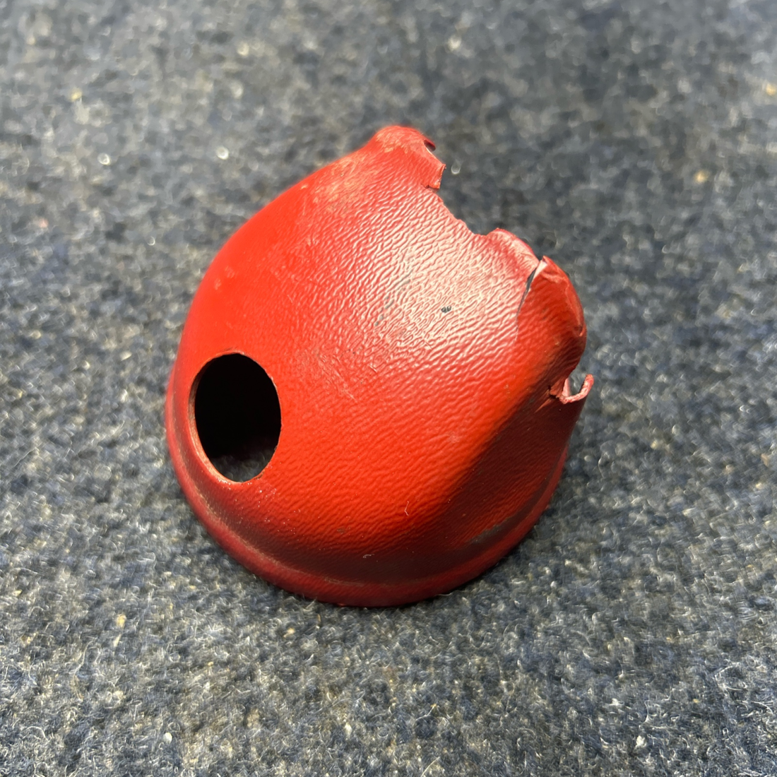 Used aircraft parts for sale, 687386-002 PIPER- CESSNA-BEECH- MOONEY VARIOS AIR VENT CUP "PRICE FOR EACH"