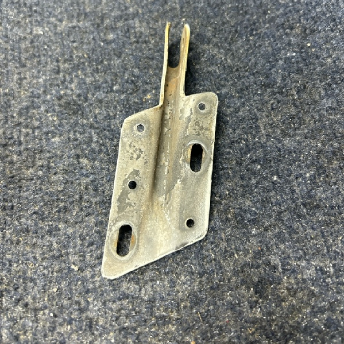Used aircraft parts for sale, 66914-003 PIPER- CESSNA-BEECH- MOONEY VARIOS HINGE CABIN DOOR BOTTOM