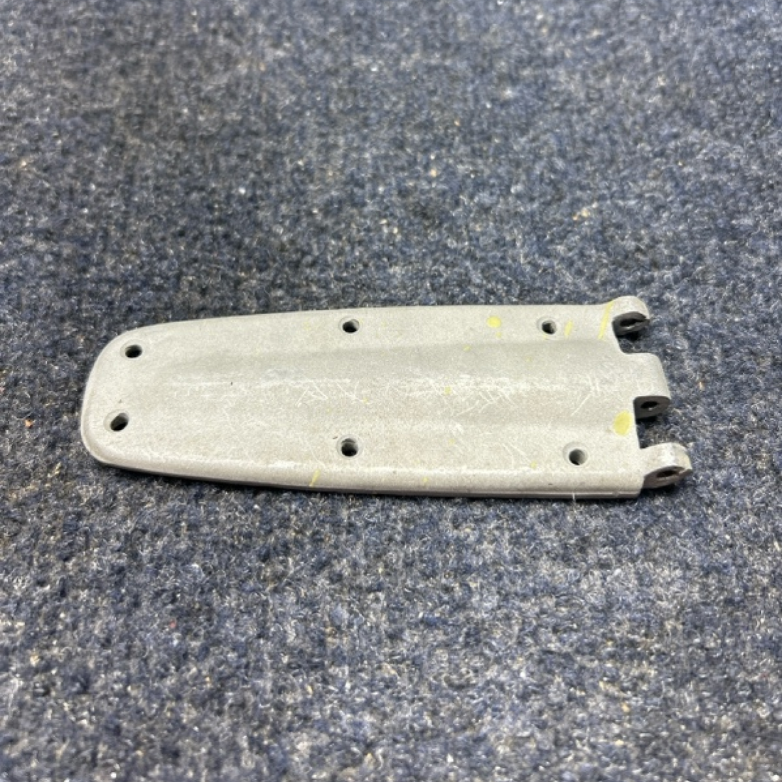 Used aircraft parts for sale, 0711037-500 PIPER- CESSNA-BEECH- MOONEY VARIOS CESSNA CABIN DOOR HINGE RH LOWER