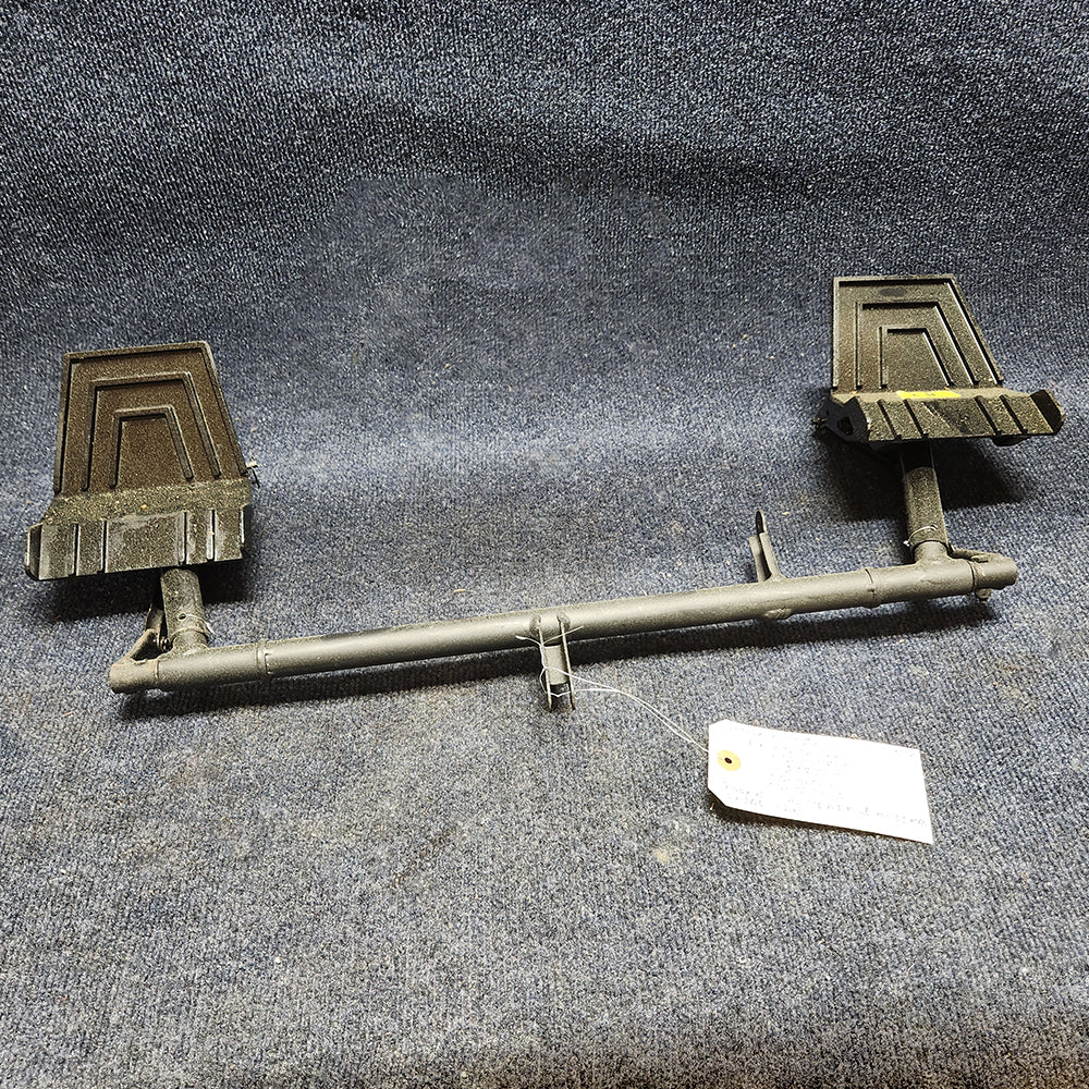 Used aircraft parts for sale 0760678-1, 0760678-2,1460320-1, 0760604-10760604-2 C182PBrake & Rudder Pedal Bar
