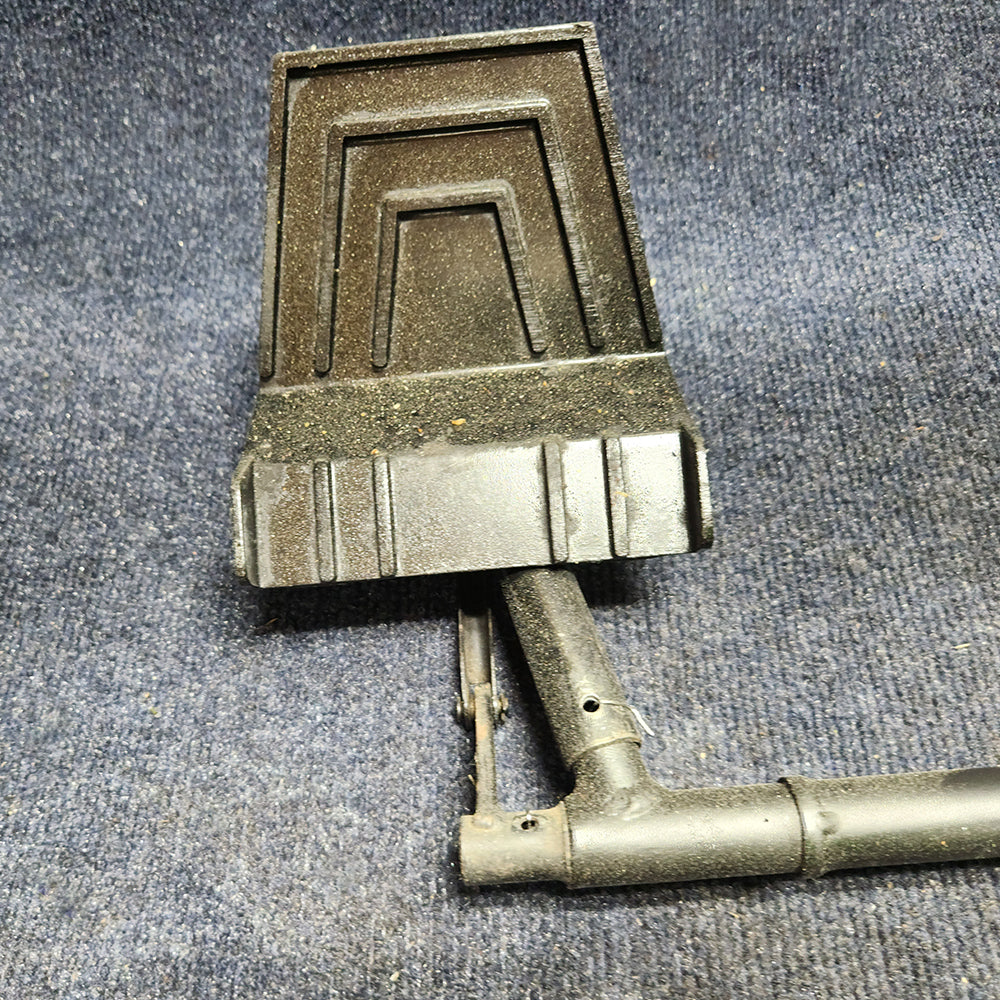 Used aircraft parts for sale 0760678-1, 0760678-2,1460320-1, 0760604-10760604-2 C182PBrake & Rudder Pedal Bar