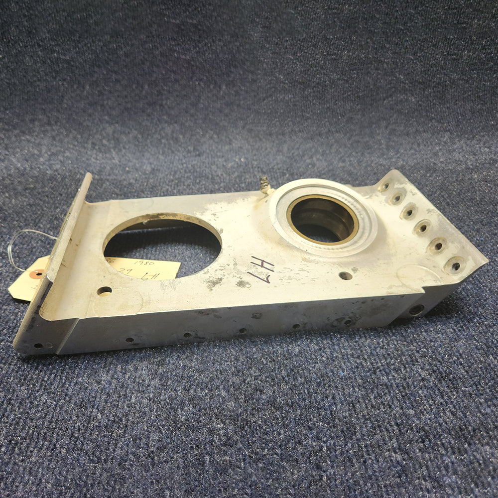 Used aircraft parts for sale 1241607-29 CESSNA C172RG Main Gear Actuator Support InBoard LH